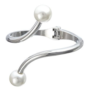 Pearl Detailed Sprung Bracelet