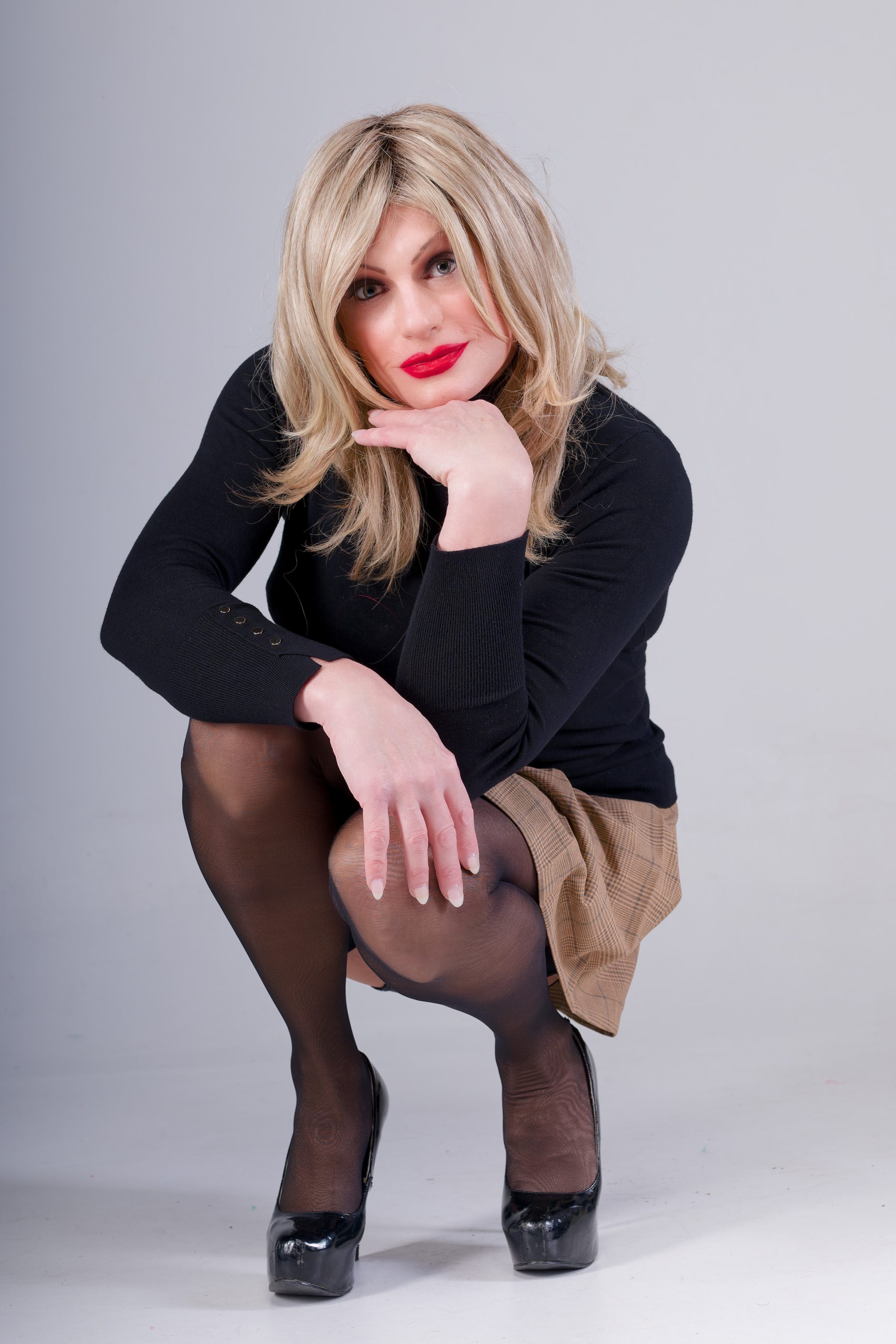 Dressing Service Photo Gallery - Model Sophie Summers Male To Female Transformation Service - Translife Owner Sophie Summers