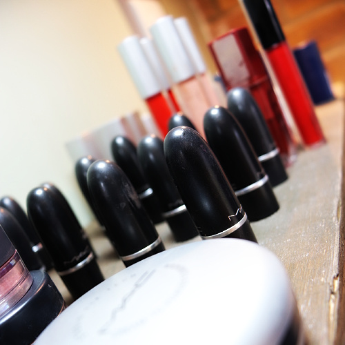 cosmetics at the translife dressing service