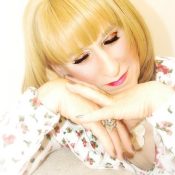 Translife Dressing Service Model Erica