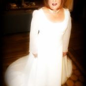 Translife Dressing Service Model Julia