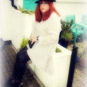 En Femme Style - Translife Dressing Service Model Stella